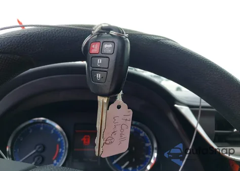 2017 Toyota Corolla Le z USA, uszkodzony, nr VIN 5YFBURHE2HP587255